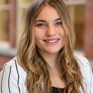 Meet your Posher, Danielle